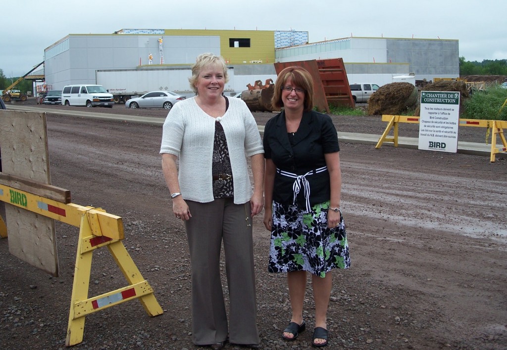 Tina Landry (right) and Kathy Steeves (left) - Principal and Vice-Principal